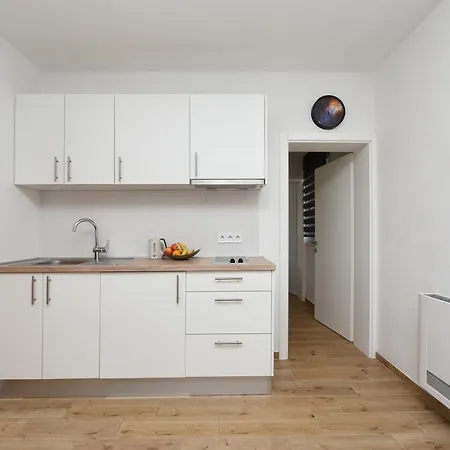 Apartament Lecija *